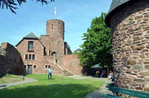 Burg Hengebach in Heimbach