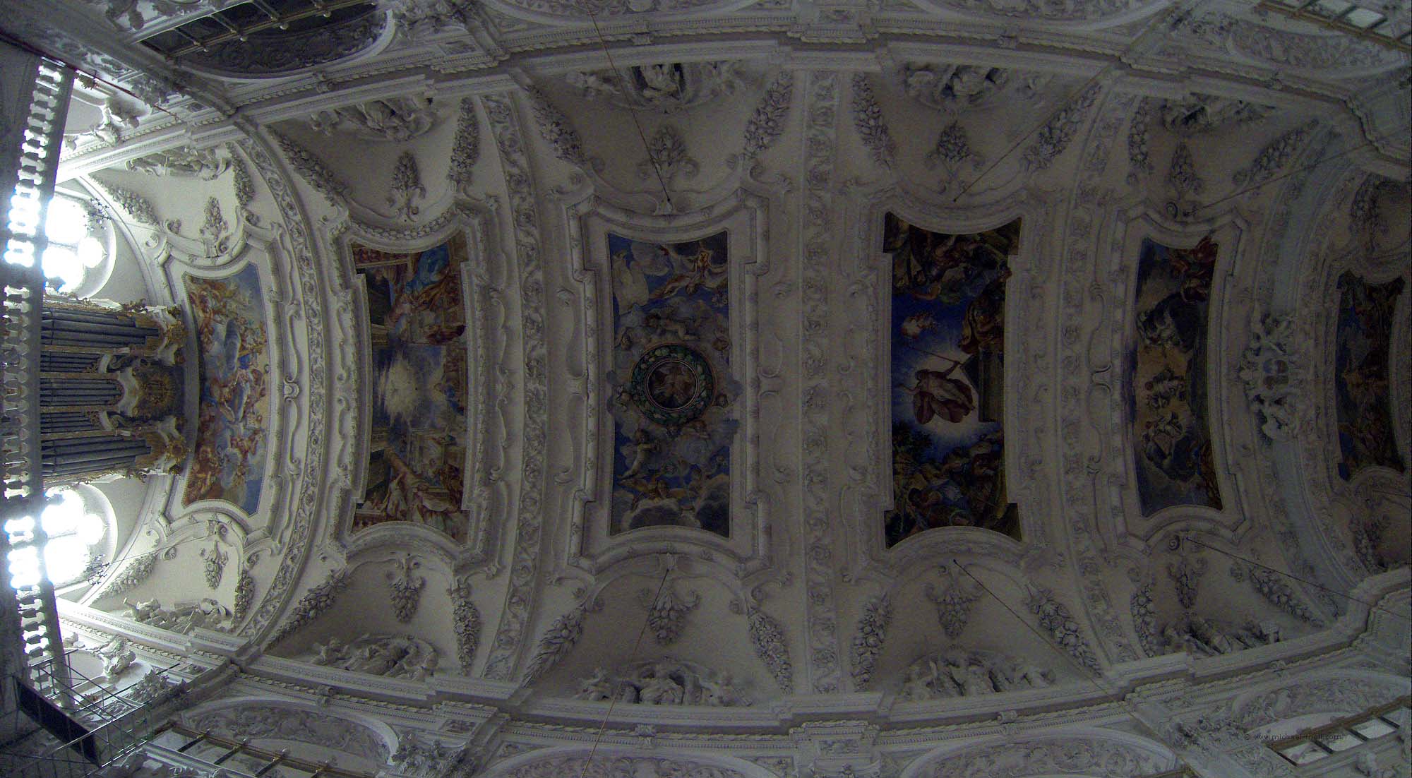 Gewölbedecke | Die Weltenbummler