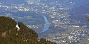 Salzach in der Bildmitte