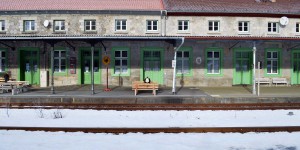 Pingu am Bahnsteig