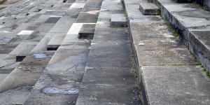 Tribüne an der Zeppelinwiese