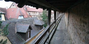 Weg an der Stadtmauer