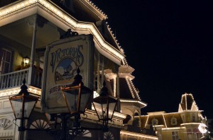 Disneyland im Dunkeln