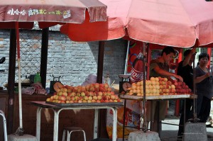 Obststand an den Minggräbern