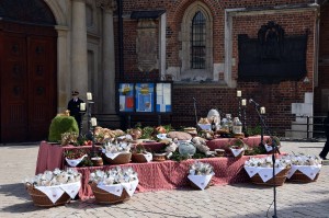 Osterkörbe vor der Marienkirche