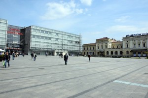 Bahnhof Krakau mit Einkaufszentrum