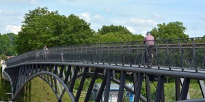 Brücke an der Emscherpromenade