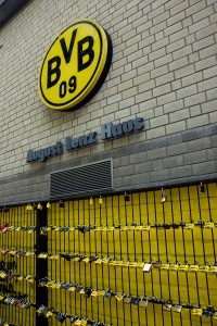 Liebesschlösser von Borussia-Fans