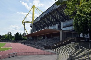 Tribüne vom Stadion Rote Erde direkt neben dem Signal-Iduna-Park