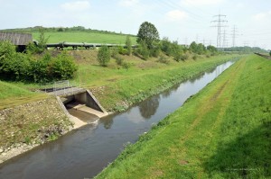 Der Holzbach mündet in die Emscher