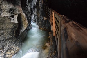 Holzsteg in der Klamm