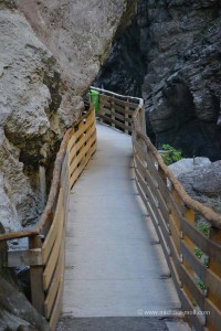 Holzsteg in der Klamm