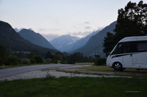 Wohnmobil am Abend