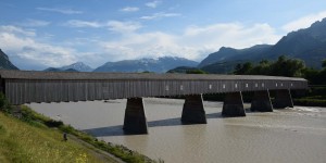 Holzbrücke über den Rhein