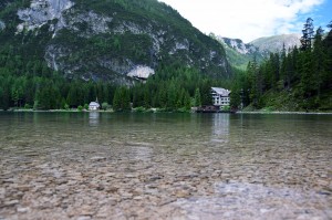 Ganz klares Wasser im See