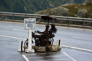 Schild am Grimselpass