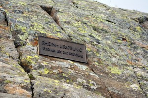Schild an der Rheinquelle