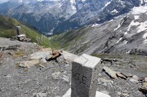 Grenzstein auf der Dreisprachenspitze