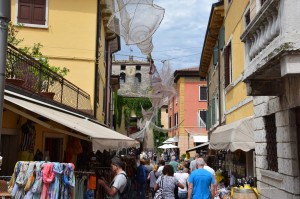 Fußgängerzone in Garda