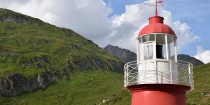 Leuchtturm in den Alpen