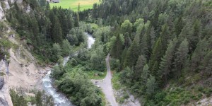 Unter dem Landwasserviadukt