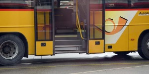 Rollstuhltransport im Bus