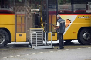 Rollstuhltransport im Bus