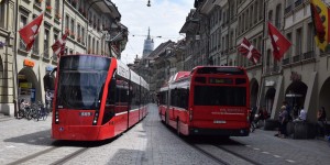 Straßenbahn und Bus