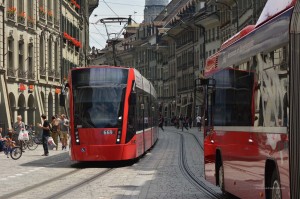 Straßenbahn und Bus