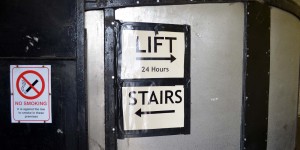 Fahrstuhl oder Treppen