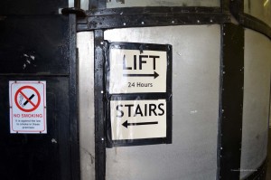 Fahrstuhl oder Treppen