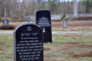 Grabmale in Bergen-Belsen