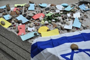 Israelische Flagge im Haus der Stille