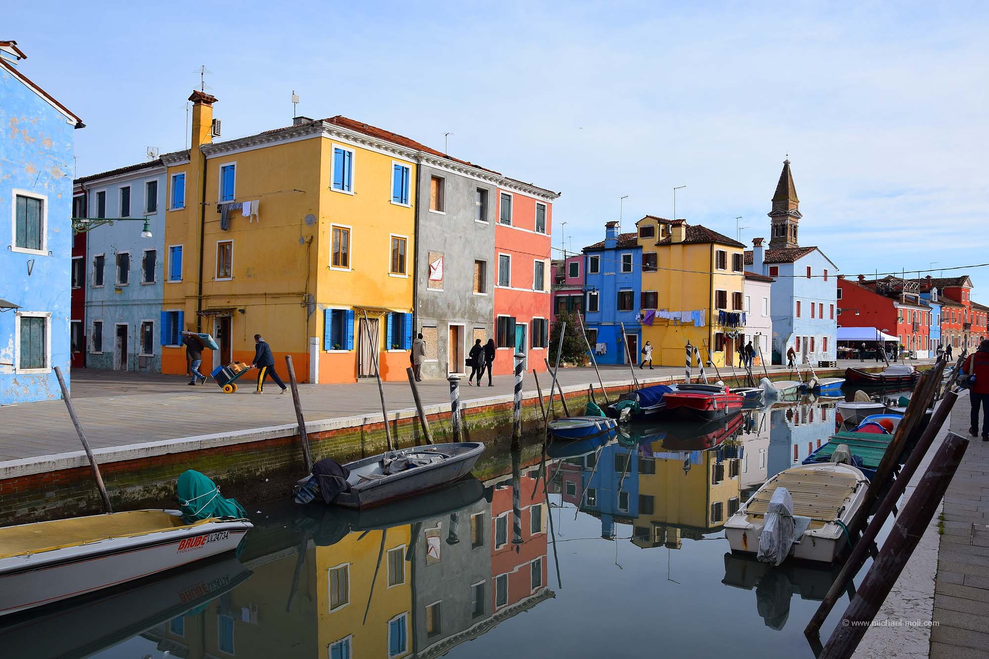Mit dem schiefen Turm von Burano Die Weltenbummler