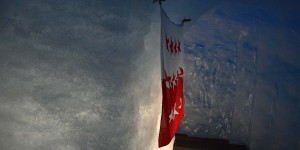 Flagge am Ende des Tunnels