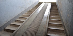 Treppe und Rampe in den Keller