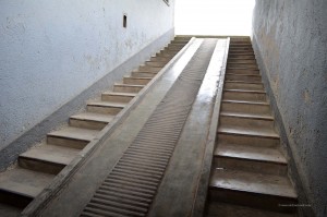 Treppe und Rampe in den Keller