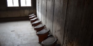 Toiletten im KZ Sachsenhausen