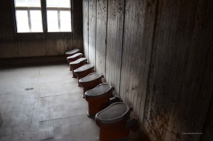 Toiletten im KZ Sachsenhausen