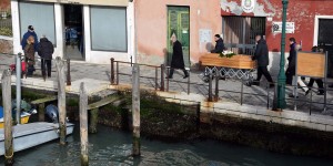 Beerdigung in Venedig