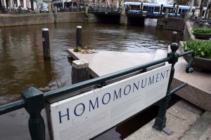Homo-Monument