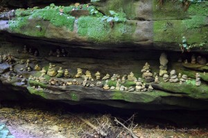 Steinmännchen am Wanderweg