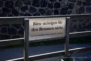 82 Meter tiefer Basaltbrunnen