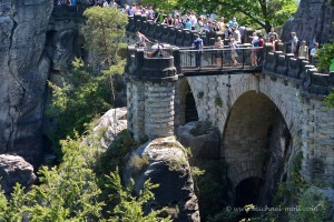 Bastei mit Touristen