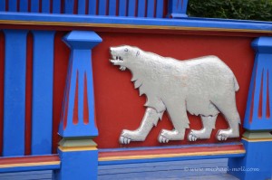 Eisbär am Pavillon