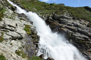 Wasserfall am Silvretta-Stausee
