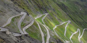 Serpentinenstraße in Südtirol