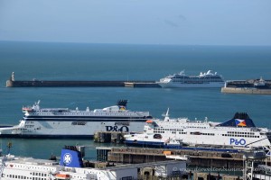 Fähren im Hafen von Dover