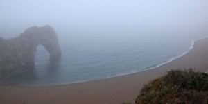Durdle Door im Nebel