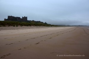 Bamburgh Castle direkt am Strand